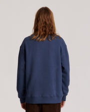 Sweatshirt épais bleu marine avec logo brodé sur le torse